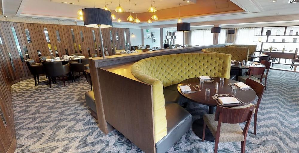 Doubletree By Hilton Bristol North Hotel Almondsbury Bagian luar foto