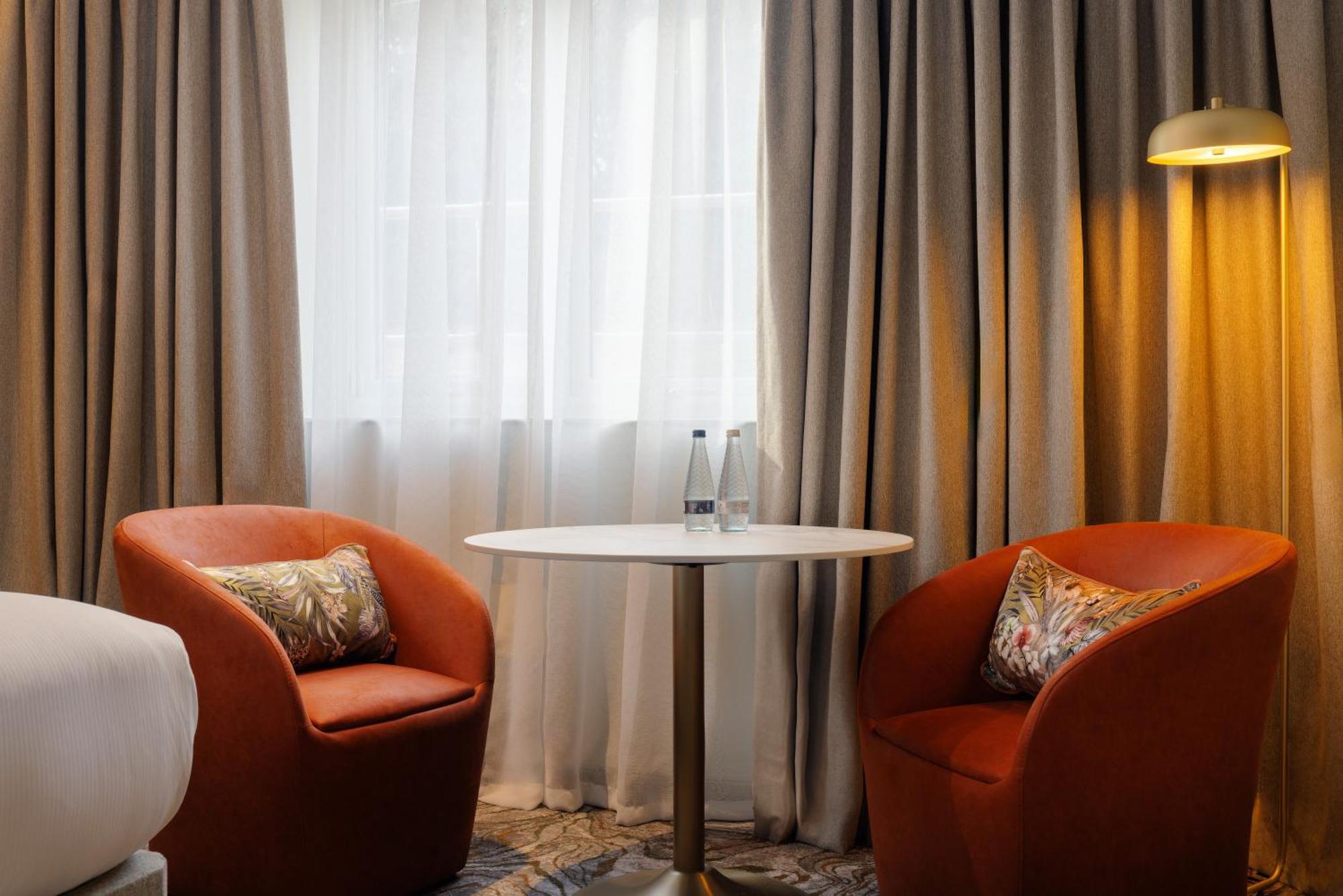 Doubletree By Hilton Bristol North Hotel Almondsbury Bagian luar foto