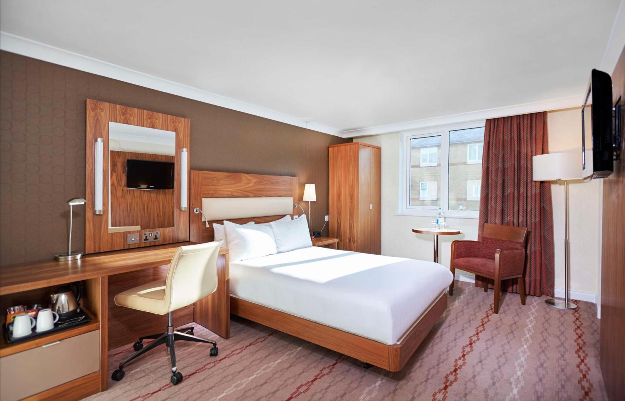 Doubletree By Hilton Bristol North Hotel Almondsbury Bagian luar foto