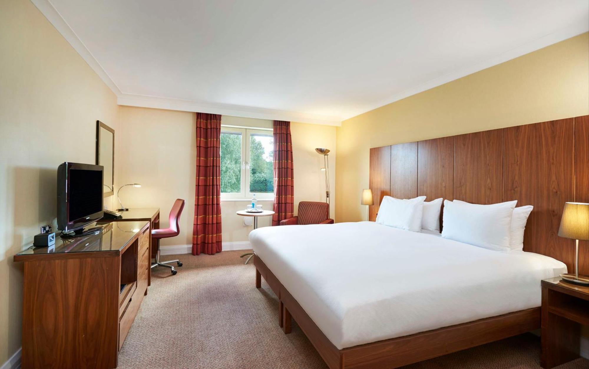 Doubletree By Hilton Bristol North Hotel Almondsbury Bagian luar foto