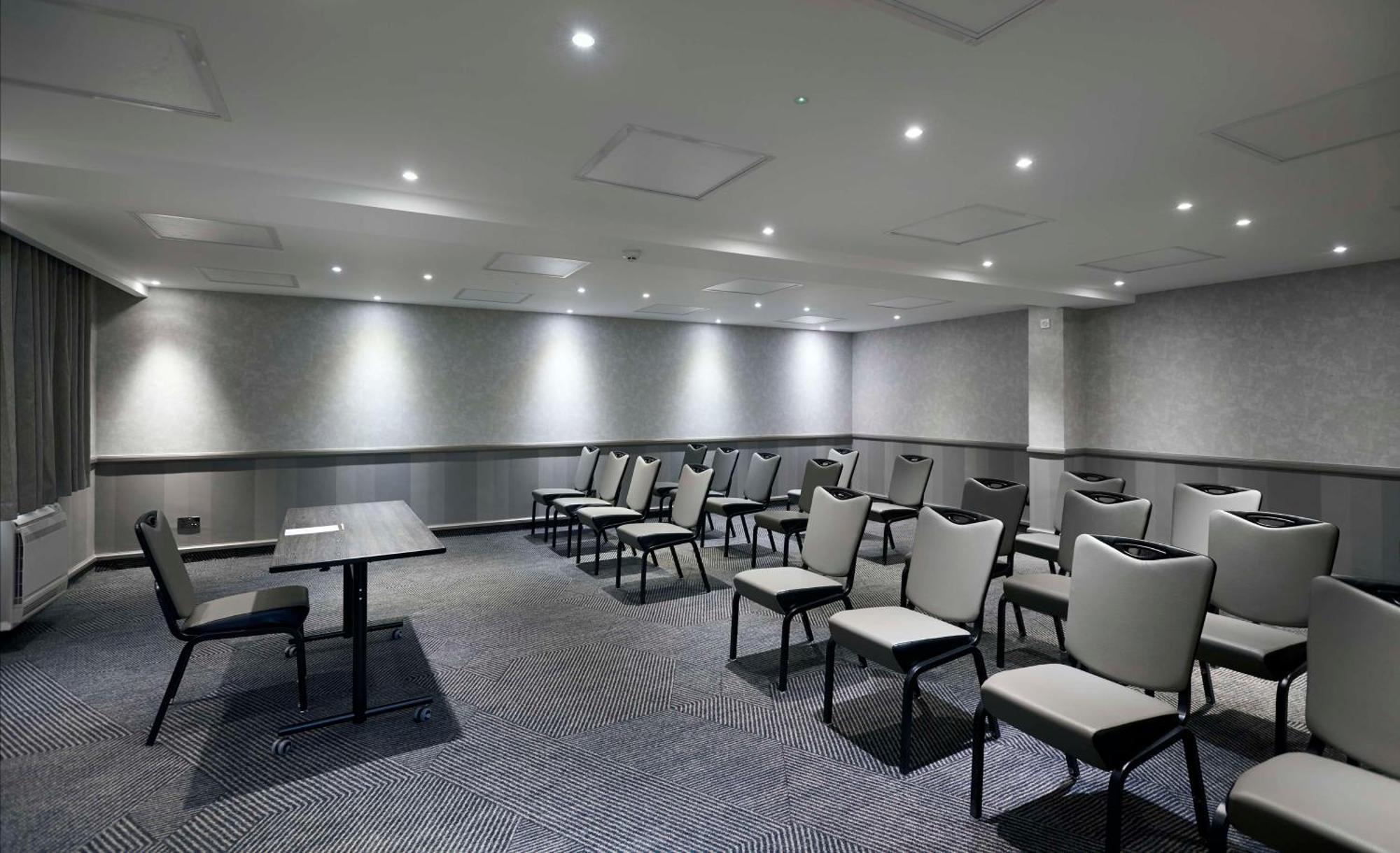 Doubletree By Hilton Bristol North Hotel Almondsbury Bagian luar foto