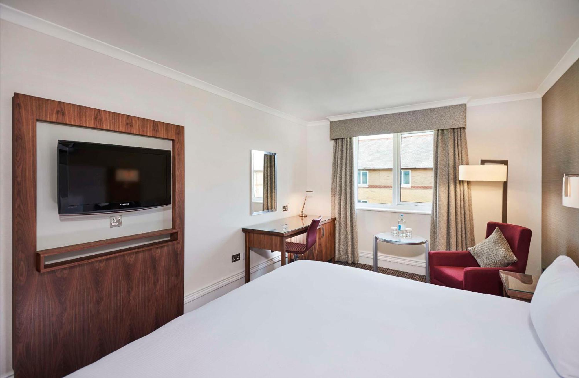 Doubletree By Hilton Bristol North Hotel Almondsbury Bagian luar foto