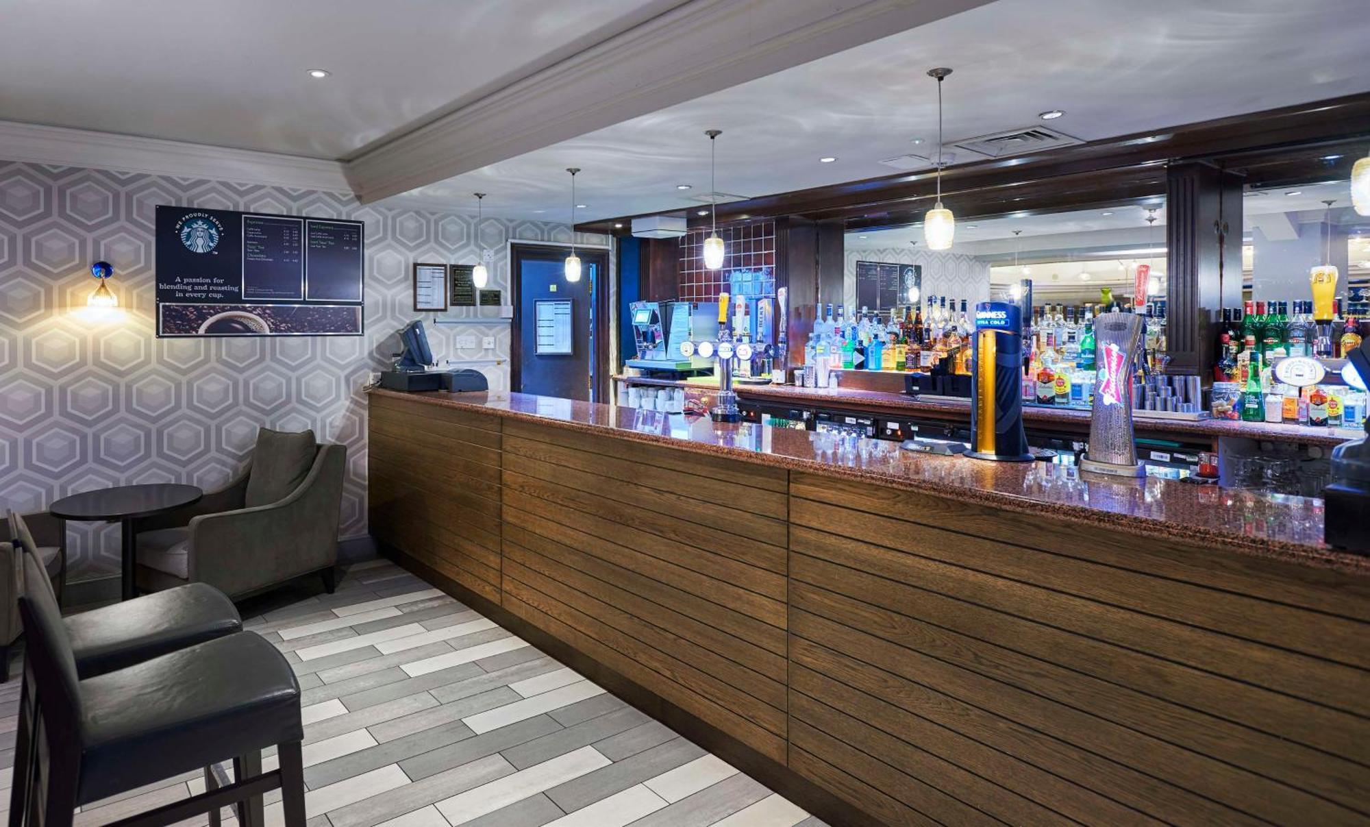 Doubletree By Hilton Bristol North Hotel Almondsbury Bagian luar foto